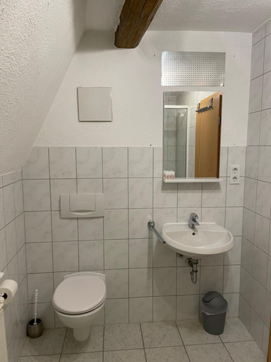 Bathroom 3, Brauereigasthof Hotel Schlussel, Heidenheim
