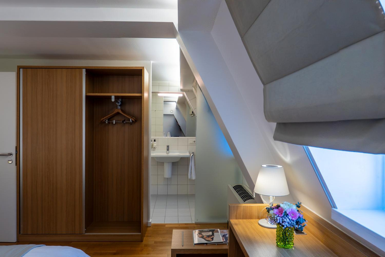 Bathroom 3, Hotel Simoncini, Luxembourg