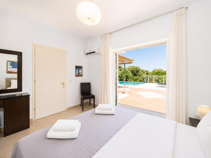 Others 4, Villa Peach, Ionian Islands