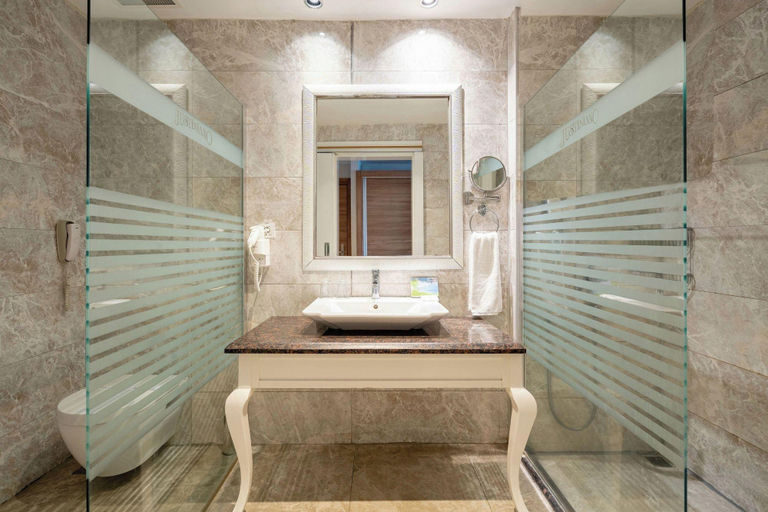 Bathroom 5, Justiniano Deluxe Resort, Manavgat