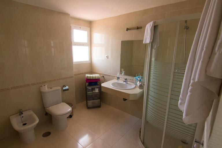 Bathroom 5, Hostel Residencia Alfil, Málaga