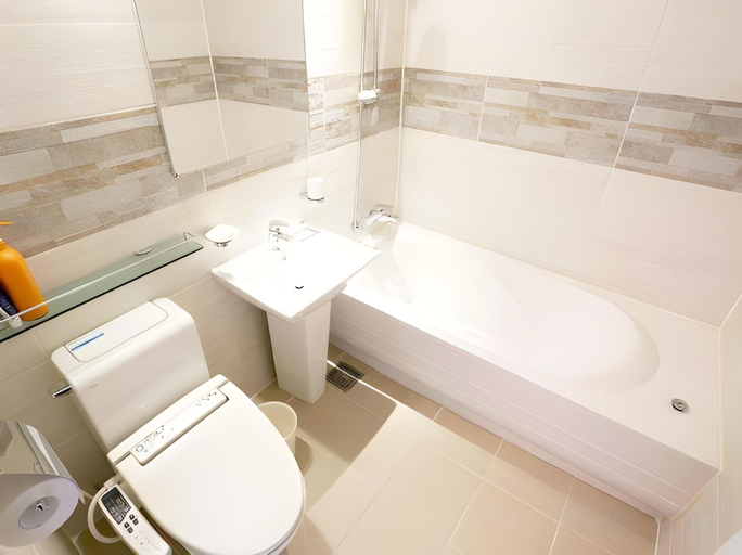 Bathroom, Starry Night Motel, Sokcho