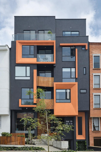 Exterior & Views