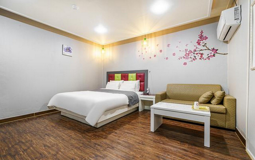 Bedroom 3, Gunsan J, Gunsan