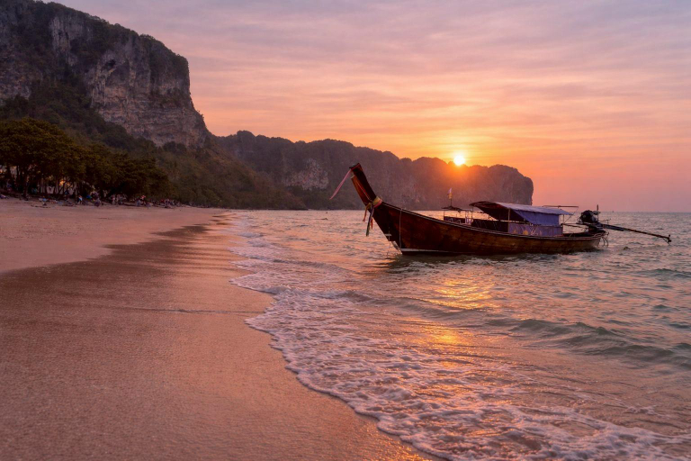 Beach 5, Luxurious 3-Bedroom Apartment in Ao Nang, Thailand, Mueang Krabi