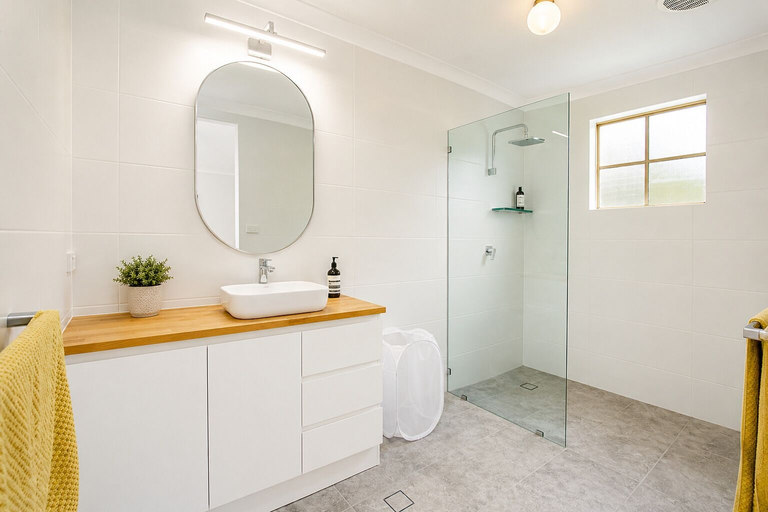 Bathroom 3, Bird's Nest, Busselton