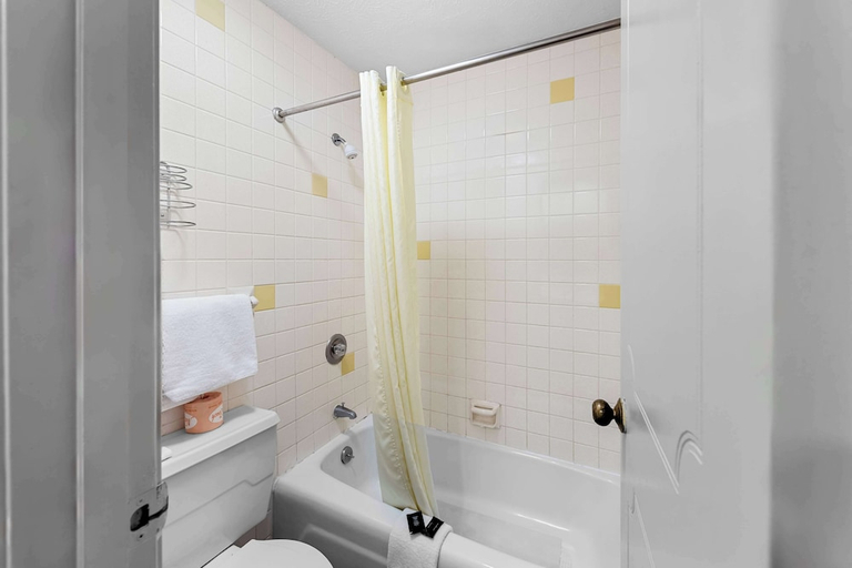 Bathroom 4, Americas Best Value Inn Marion, OH, Marion