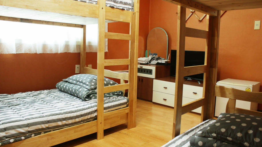 Bedroom 4, Seoraksan Park, Sokcho