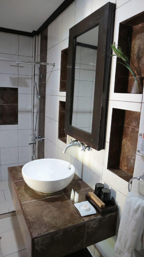 Bathroom 3, Puerto Del Sol Resort, Bolinao