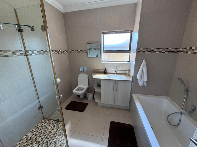 Bathroom 3, Luxury Beachhouse Villa II, Eden