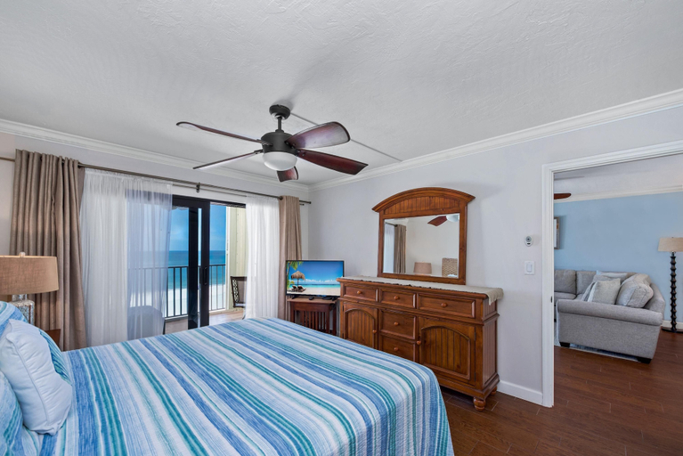 Bedroom 3, Pelican Watch #502, Lee