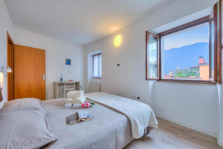 Bedroom 2, Arco Rocks Apartments, Trento