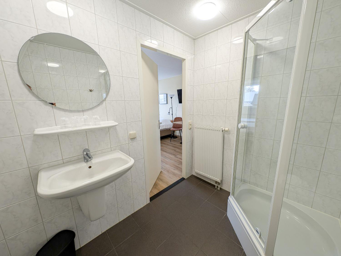 Bathroom 3, Hotel B&B d'Olde Smidse, Steenwijkerland