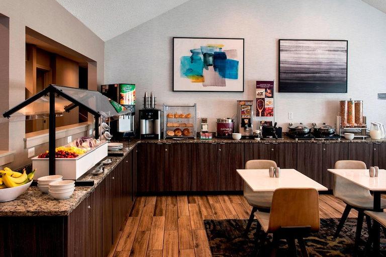 Food & Drinks 5, Residence Inn by Marriott Philadelphia Valley Forge, Chester