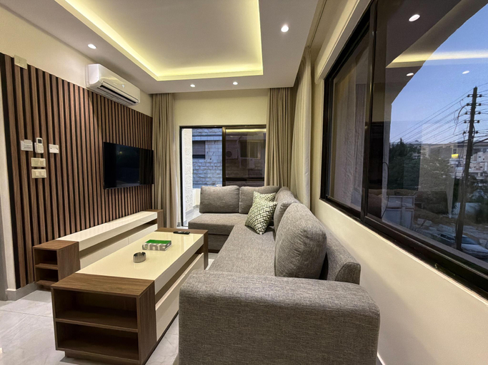 3, 003jre Apartment With Stunning Boulevar, Wadi Essier