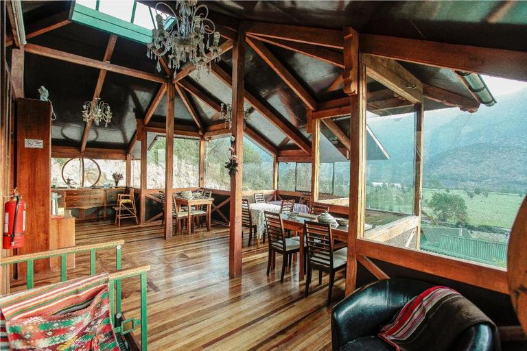 Bar/lounge, Hostal Chikiyan, Cordillera