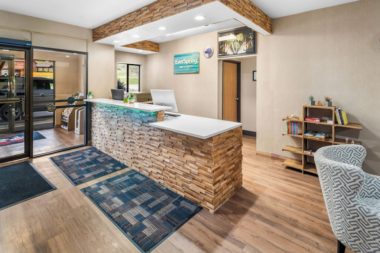 Public Area 3, EverSpring Inn & Suites, Pennington