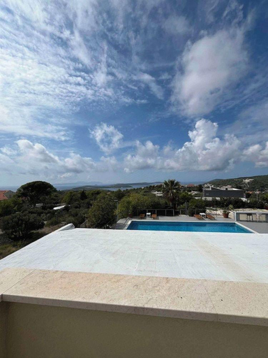 Sport & Beauty 5, Dela, Hvar