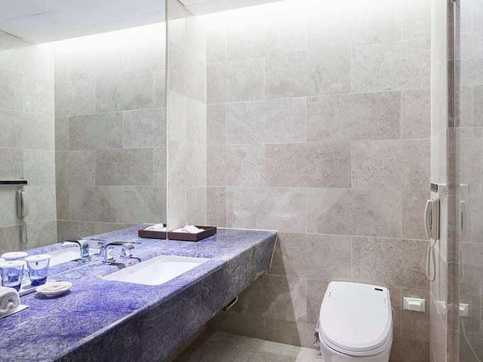 Bathroom 4, Geoje Samsung Hotel, Geoje