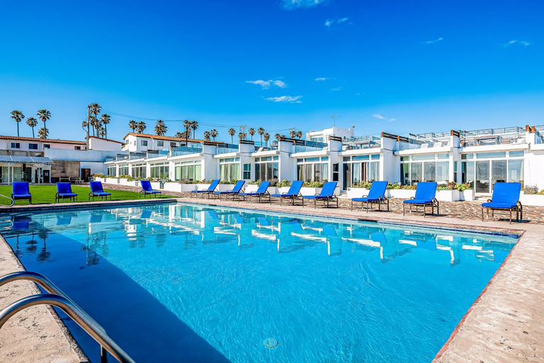 Sport & Beauty 3, Bright Dog-Friendly Suite with Kitchenette, Heated Outdoor Pool, Hot Tub, Patio, Tijuana