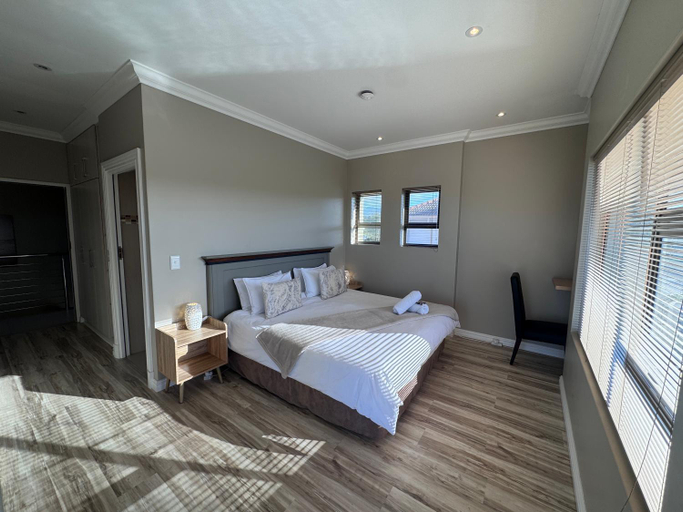 Bedroom 2, Luxury Beachhouse Villa II, Eden