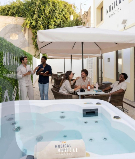 Sport & Beauty, Musical Hostel, Albufeira