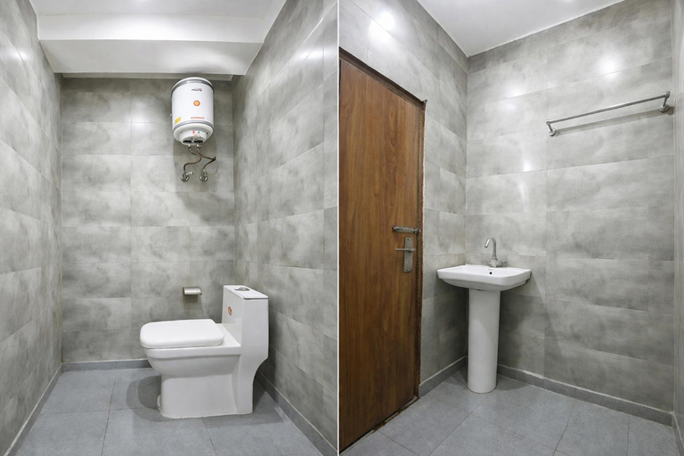 Bathroom 4, FabHotel The Grace I, Delhi