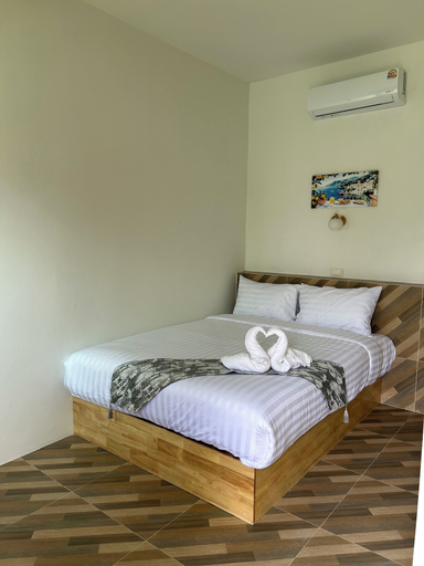 Room 4, Ouranos Hotel, Phanat Nikhom
