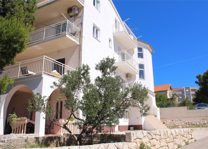 Others 4, Apartments Pine, Primošten