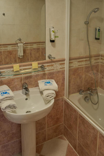 Bathroom 3, Hotel Restaurant Le Plat d'Etain, Eure-et-Loir