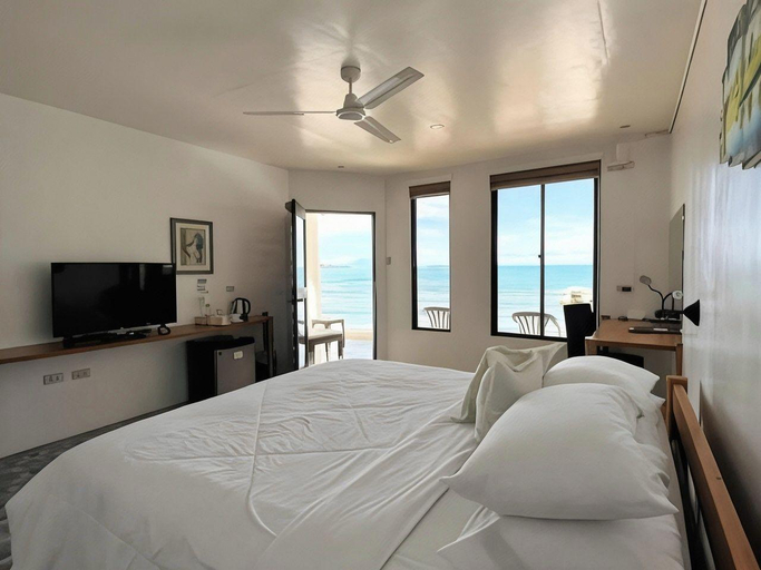 Bedroom 3, Coral Beach Club, Lian