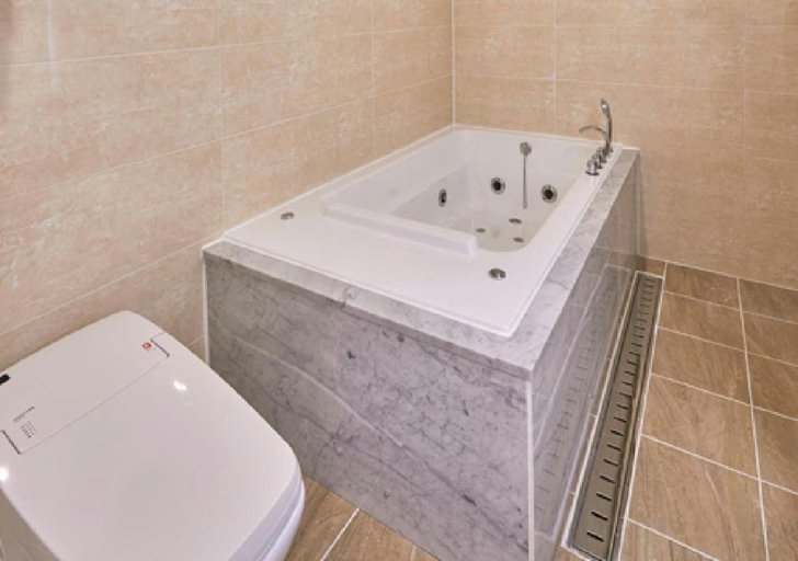 Bathroom, Aura Business Hotel, Gwangsan