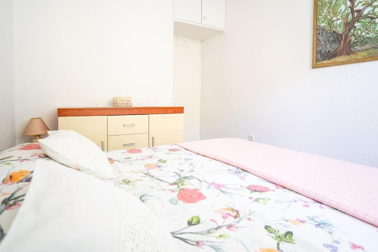 Facilities 5, Apartments Zlatko Slobodan, Šolta
