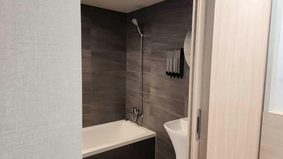 Bathroom 4, Shire Hotel Heritage Busan Station, Dong