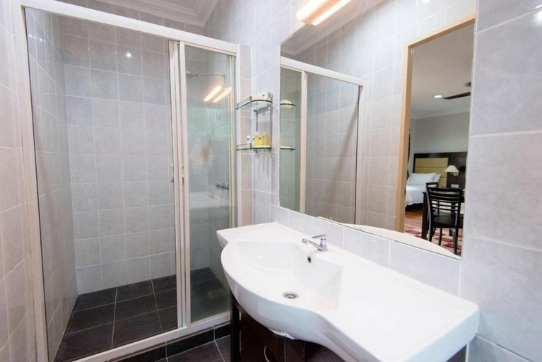 Bathroom 4, Langkah Syabas Beach Resort, Papar