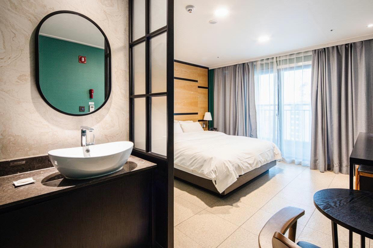Bedroom 4, Songtan Hotel Corner In, Pyeongtaek