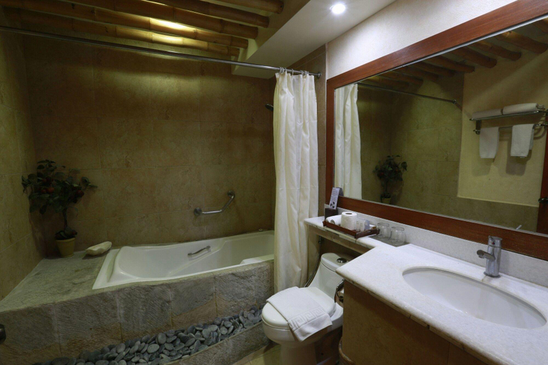 Bathroom 4, Java Hotel, Laoag City