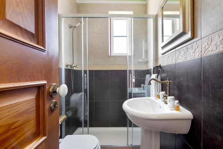 Bathroom 4, Casas do Monte, Mértola