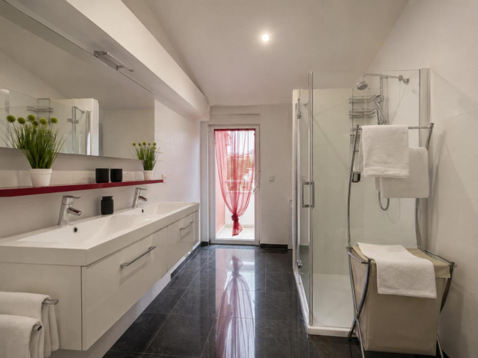 Bathroom 3, Villa Apricot, Split