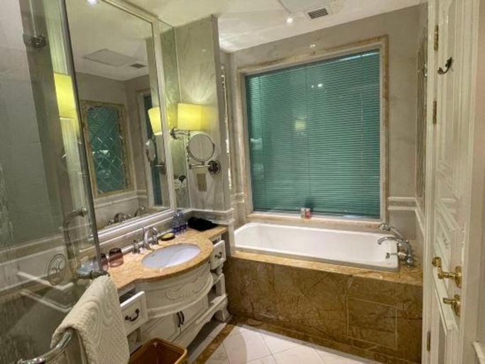 Bathroom 4, Chongqing Huachen International Hotel, Chongqing