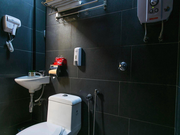 Bathroom 4, Smile Hotel Danau Kota, Kuala Lumpur