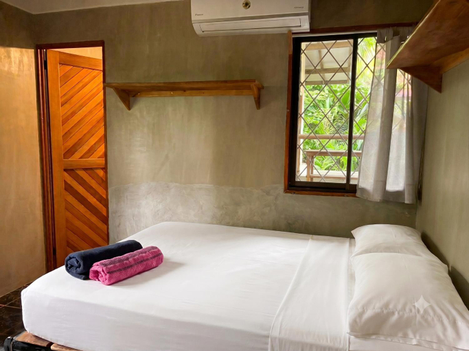 Bedroom 2, Don Jon's Surf and Yoga Lodge, Puntarenas