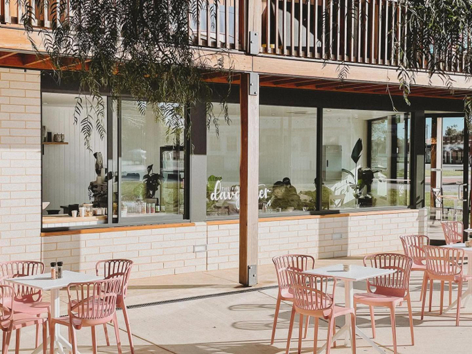 Food & Drinks, Bridge Motor Inn, Berrigan