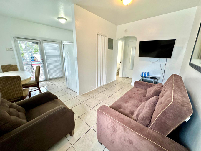 Others 5, Birch Patio Motel, Broward