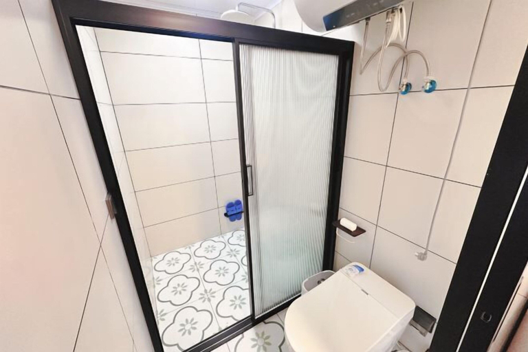 Bathroom 5, Yuanju Guest House, Daxing'anling