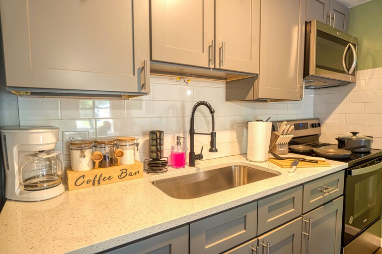 Interior 3, Cozy 1BR Apt - 6mi to Ft Moore, Muscogee