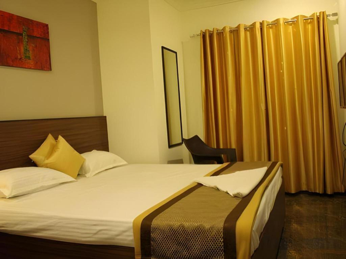 Bedroom 2, Hotel Grand Gayathri, Kancheepuram