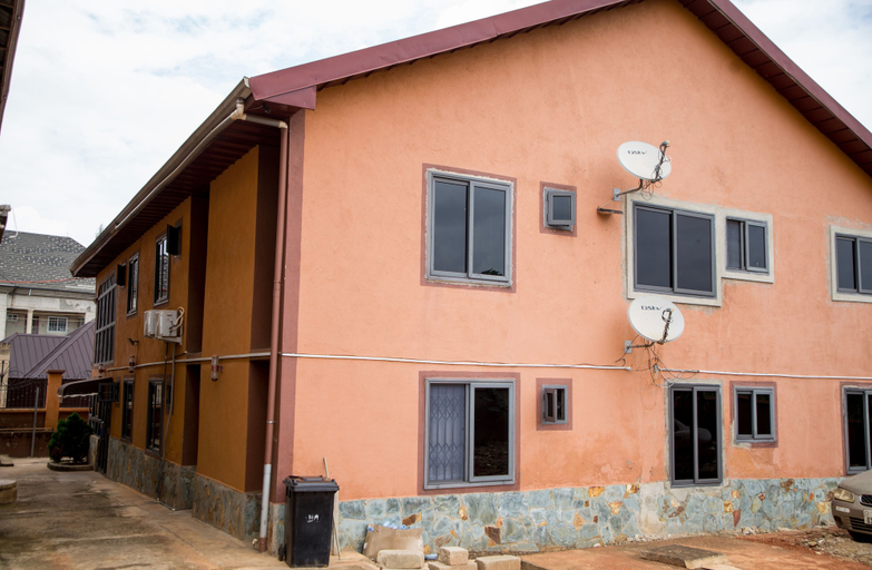 Exterior, Wanzy Guest House, Kumasi