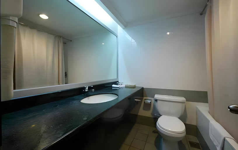 Bathroom 4, Premier Hotel, Sibu