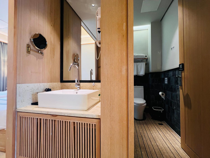 Bathroom 3, 嵩山居-丽晶精品民宿, Zhengzhou